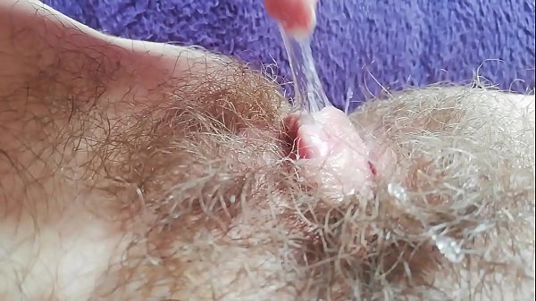 Compilación de coño con clítoris grande y arbusto súper peludo en primer plano HD