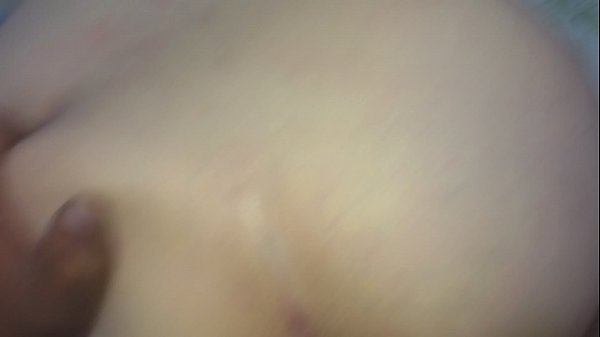 Falei que ia comer a bucetinha mas comi o cuzinho e gozei dentro