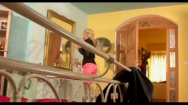 Die verblüffende Daria Glower fickt mit der Stange