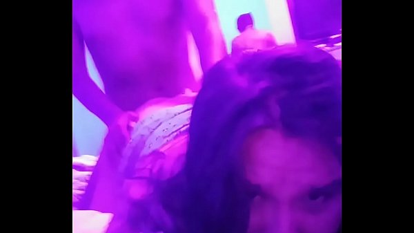 Er kam, um nach Süßigkeiten zu fragen, und blieb in meinem Bett – FROHE HALLOWEEN – er kam mir ins Gesicht