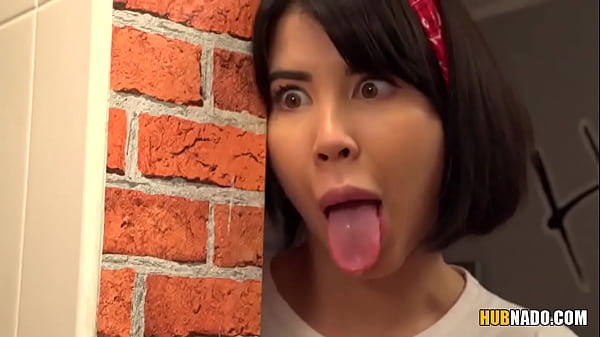 La encantadora Lady Dee es bordeada y follada por Michael Fly