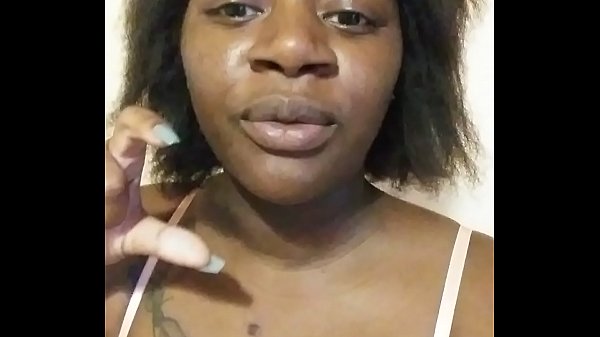 Splendida ragazza teenager posa in un pompino