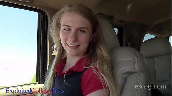 Die 18-jährige Charlotte bekommt einen steifen Schwanz in ihren kleinen Mund und ihre kleine Teenie-Möse!