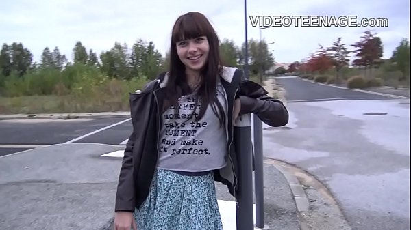 Adolescente peluda de 18 años hace casting porno