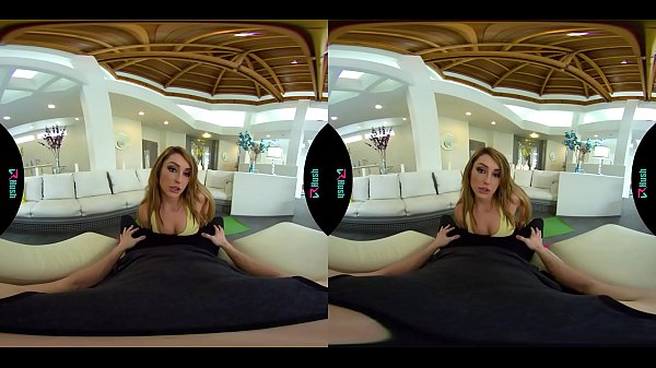 La teenager virtual_reality si diverte Video