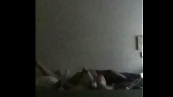 la caméra des adolescents attrape plusieurs orgasmes