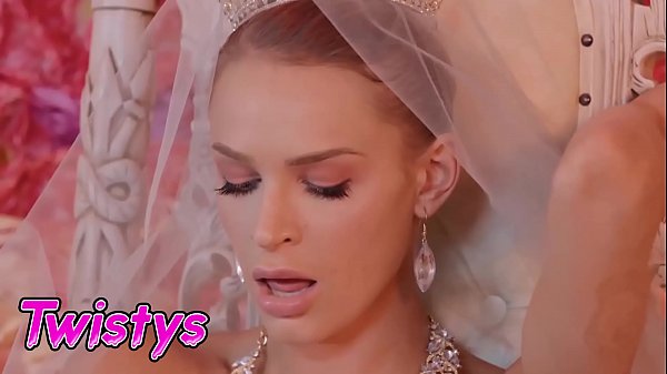 Emma Hix - TOTM Junio ​​2019 - Twistys