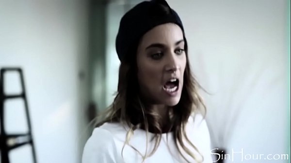 Convertire la mia sorellastra lesbica DIRITTO - Uma Jolie