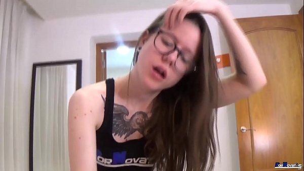 PORNOVATAS POR EL MUNDO (DEBUTTO FREAKY TEEN) DI VICTOR BLOOM