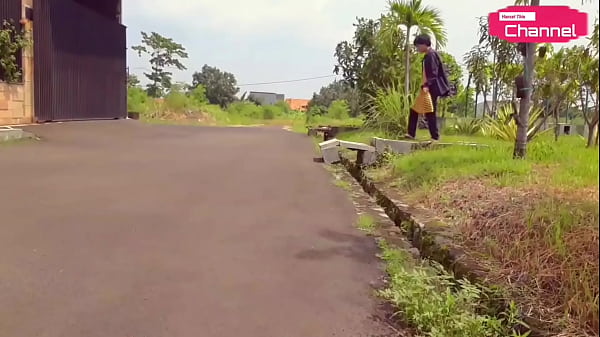 Teen teen shows off Video