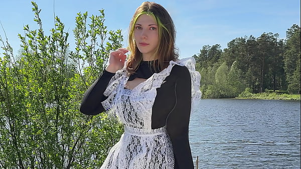 No perdí la oportunidad de follarme a una colegiala antes de sus vacaciones de verano.