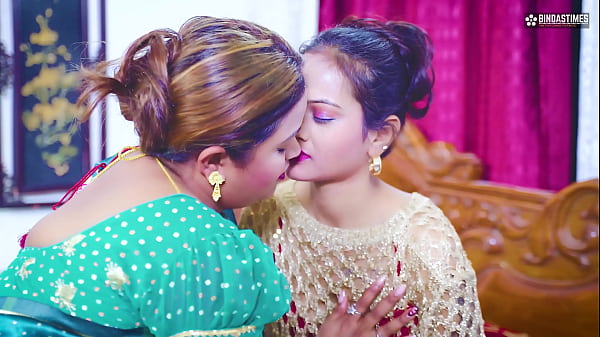 Indische Desi-Milf-Stiefmutter und ihre Stiefschwester bringen ihrer Stieftochter zum ersten Mal Sex bei (kompletter Film)