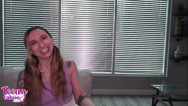 Creampie Teen zieht sich aus – herrlich