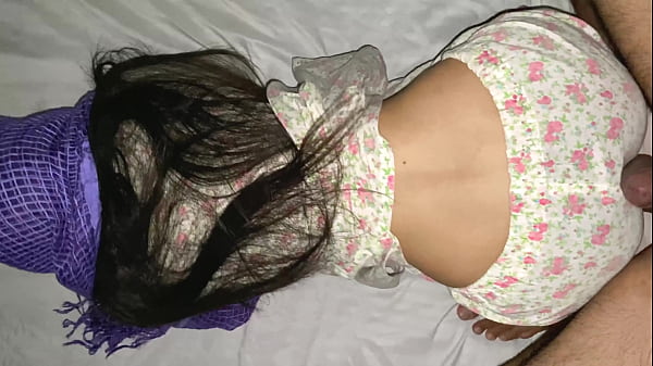 Punjabi-Stiefmutter zog sich für ihren Sohn vor einem Dhongi Baba aus. Vollständige heiße Geschichte mit schmutzigem Hindi-Audio