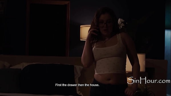 ¿Quiénes son estas mujeres? Él la inmoviliza, se la folla y no responde la pregunta.