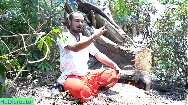 Tantriker führen Dorffrau in die Irre und ficken sie mit großem Schwanz! Realitätssex