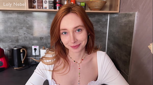 Junge Stiefmutter verführte ihren Stiefsohn und bekam einen harten Fick!