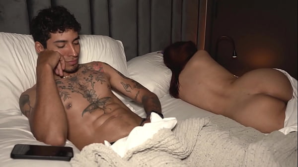 I fratellastri condividono la stanza dopo molti anni senza vedersi: alcune cose sono cambiate