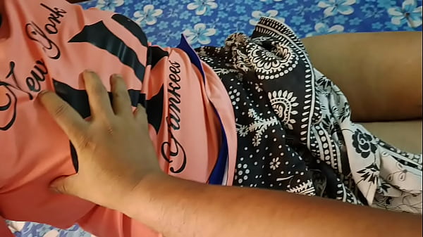 Desi Chudai of Cute Girl in Skirt