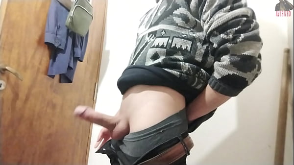 Increíble adolescente bonita realiza