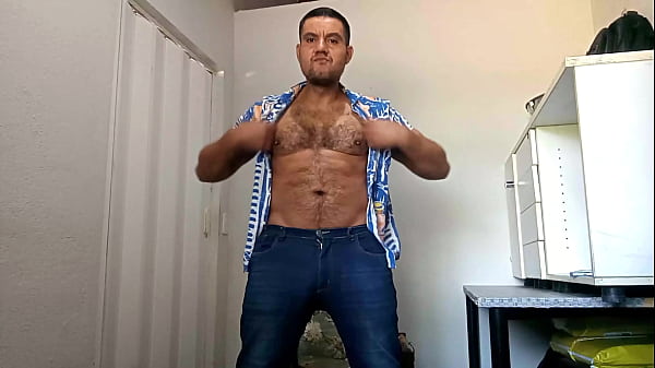 YURI GA&Uacute_CHO - ORSO BRASILIANO SCOPA IL CAZZO - SEGA E GRANDE CUMLOAD PER TE - GROSSO CAZZO BRASILIANO VIENE