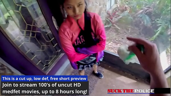 Il ricatto continua in casa - Raya Nguyen