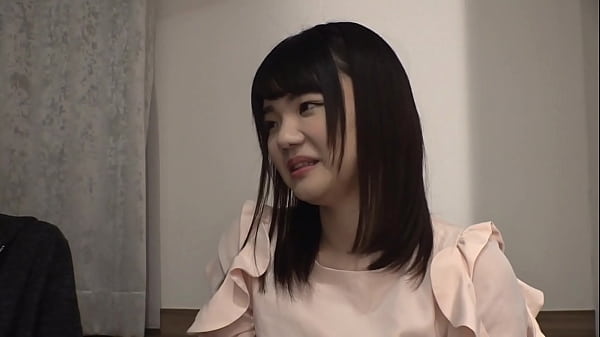 La bellissima teenager prende in giro asian_woman