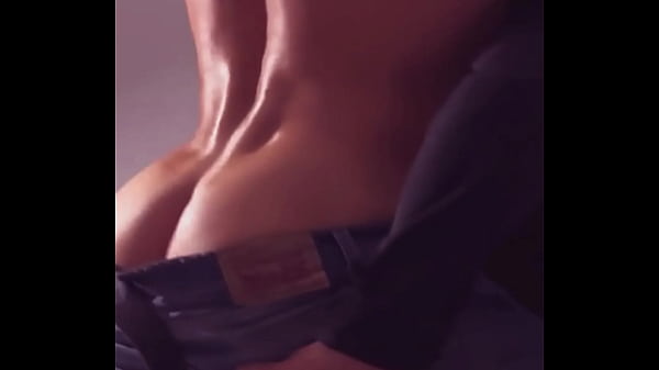 Miren como folla mi jefe despues de unas copas en el bar y su mujer esta en casa