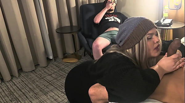 Ragazza teenager bionda sensuale