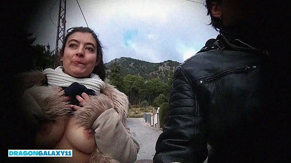 Meine Stiefschwester und ich machen schmutzige Dinge auf der Straße und dann zu Hause