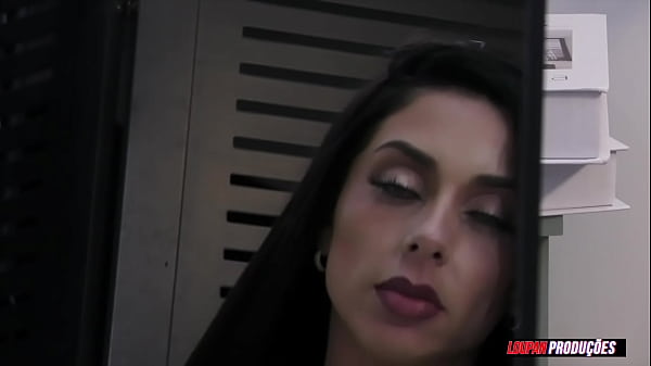 Linda Menina Adolescente se diverte em exótico