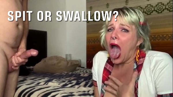 Studentin bekommt vom Professor böses Sperma in den Mund