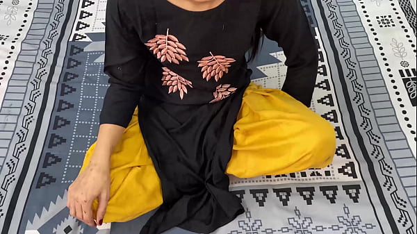 Punjabi-Tante mit großem Arsch wird in den Arsch gefickt