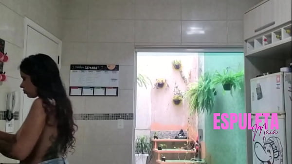 Teen latina si spoglia - giocosa