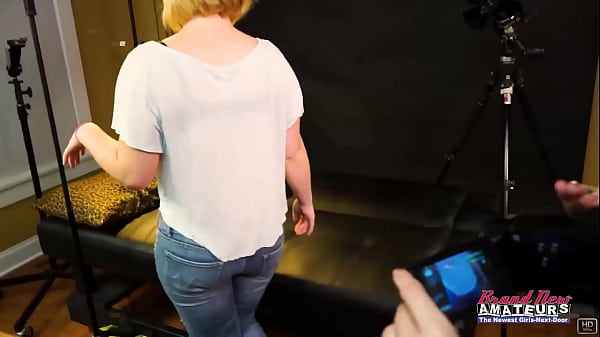 Horny Cuties Faiths Hope Và Olyssia Chia sẻ một con gà trống để sữa và nuốt Cum!