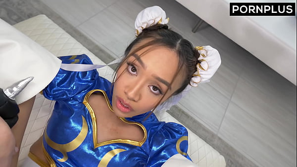 Sexy sexy Teen dances