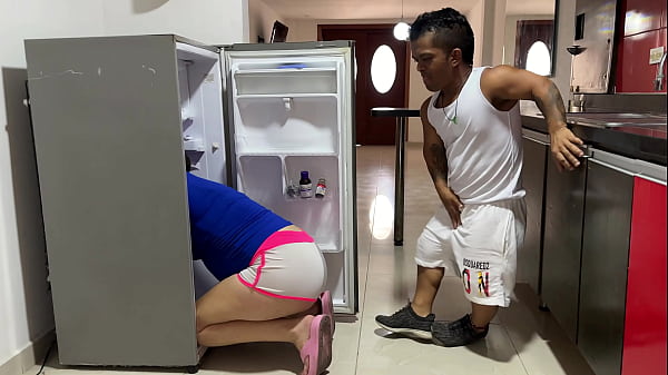 I see my sexy pregnant Latina stepsister trapped in the refrigerator and in exchange for helping her, she offers me a hard and delicious fuck in her tight pussy until she ends up filling it all with my creamy milk.