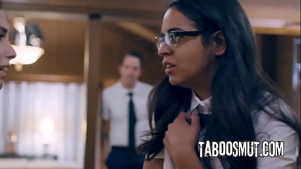 सहकर्मी दबाव - केसी कैल्वर्ट, वियना ब्लैक