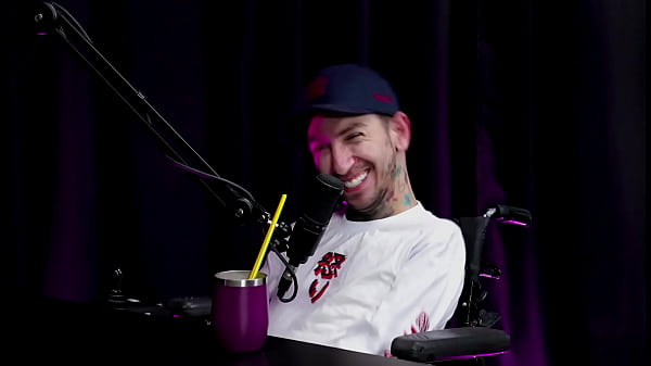 Ele não planejava entrar na comédia, formou-se em psicologia, acham que pessoa com deficiência não faz sexo, recebeu ameaças, e quem não o entende... - Biel do Olhar sob roda - (ASSISTA: SHEER/RED)