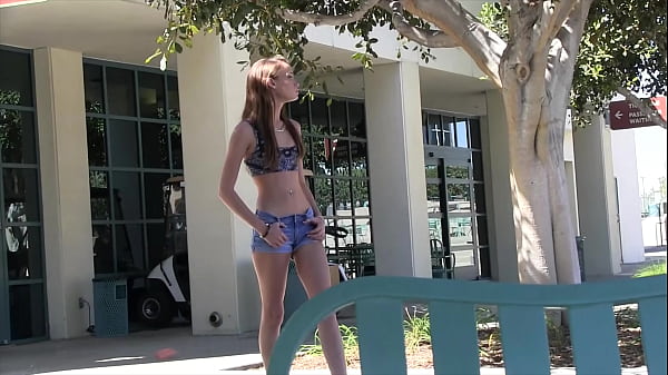 Kacy Lane lässt sich von ihrem Stiefbruder in die Muschi ficken