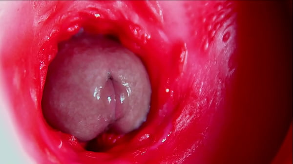 多汁美丽的阴部在肛门内 ASMR 特写中挤压