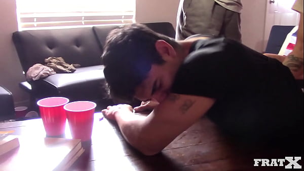 Pose anali sexy dell'adolescente