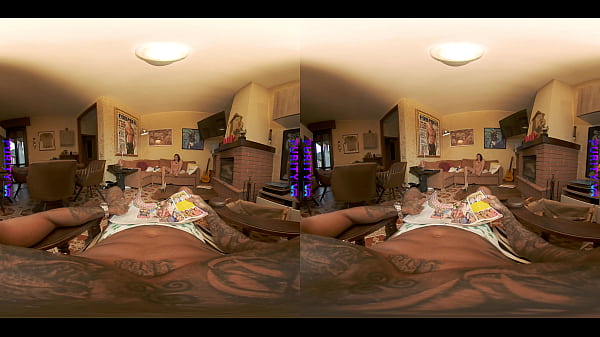 PURITY VR 18Teen bị bạn gái của cô ấy đập trong Pov Vr khiêu dâm