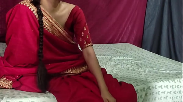Hot Indian Red hot sari Bhabhi fucked by her neighbour!!