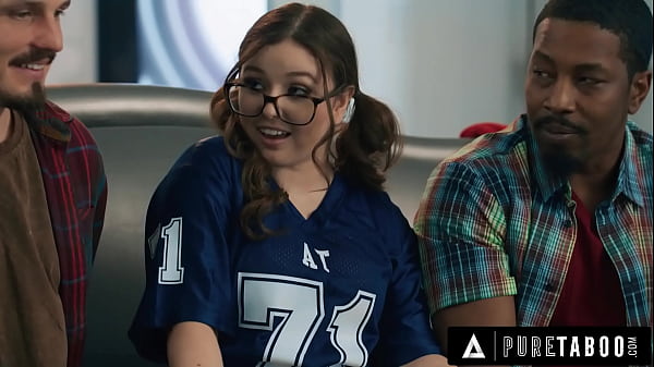 PURE TABOO La traviesa adolescente Leana Lovings seduce a los mejores amigos de su padrastro