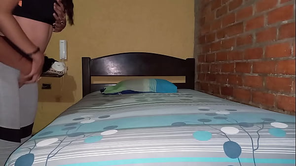 Mi novio me da una buena follada apasionada. joya latina