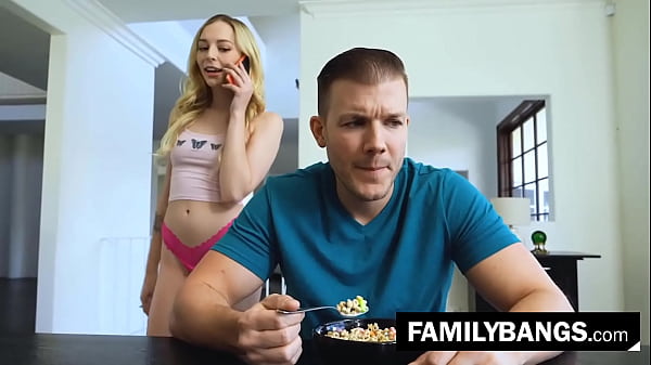 FamilyBangs.com ⭐ Meio-irmãos, foda-se pela manhã depois do café da manhã, Lily Larimar, Codey Steele