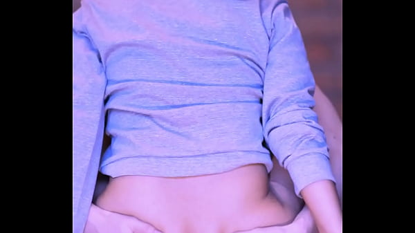 En el apartamento, cada rincón parecía contener secretos sensuales y promesas tentadoras.