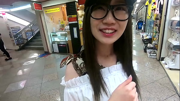 Eine supersüße JD, die in Nakano Ward lebt und ein versteckter Otaku ist, hat einen super Piss-FICK bei sich zu Hause!