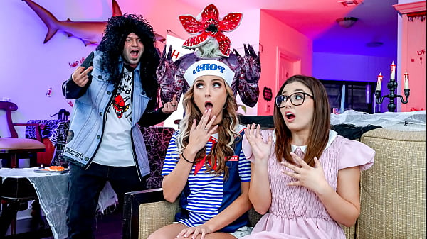 Beautiful Teen shows off teen